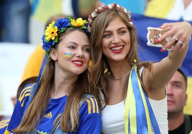 欧洲杯乌克兰女球迷（欧洲杯乌克兰阵容2021）