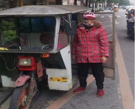 国产两轮车上路视频,畅享便捷出行新体验