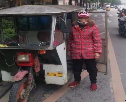 国产两轮车上路视频,畅享便捷出行新体验